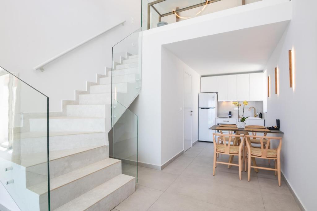 Kuchyň nebo kuchyňský kout v ubytování Aros Luxury Villas