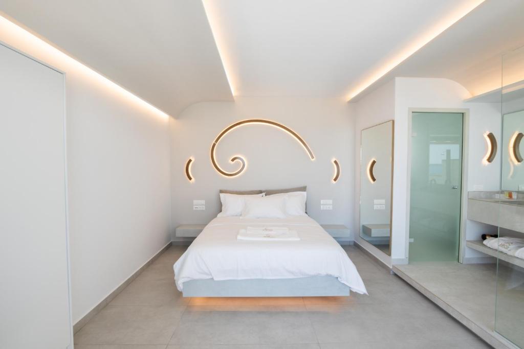 Postel nebo postele na pokoji v ubytování Aros Luxury Villas