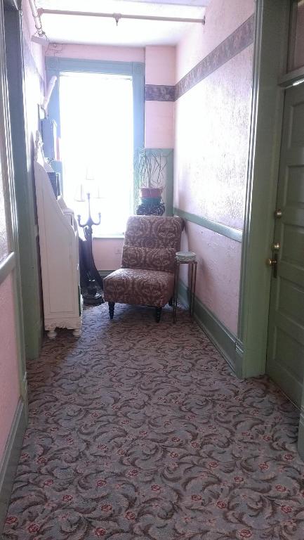 Istumisnurk majutusasutuses Connor Hotel