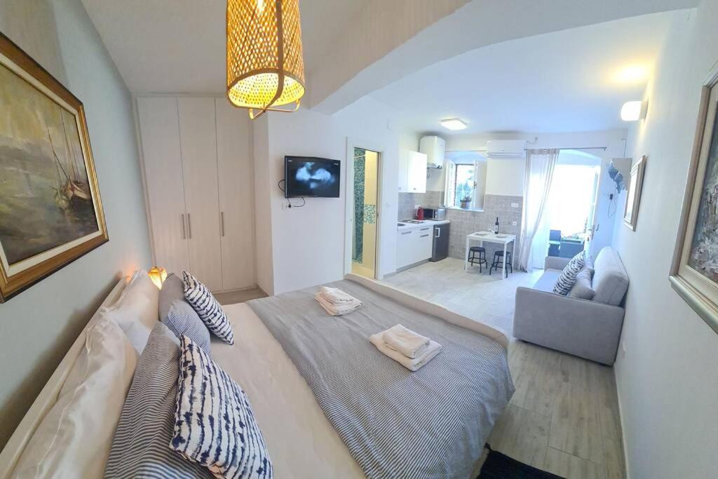 Postel nebo postele na pokoji v ubytování Studio Apartment Marella