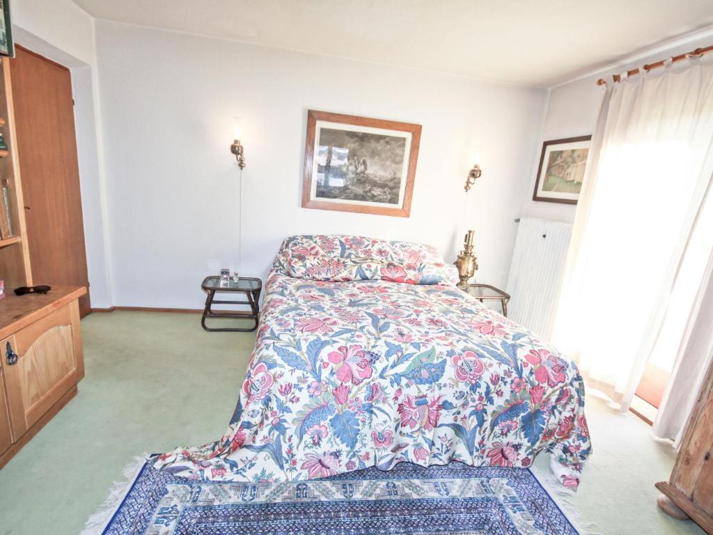 Posteľ alebo postele v izbe v ubytovaní Chalet Patricia by Interhome