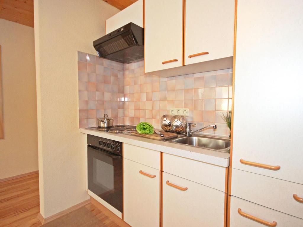 Kuchyňa alebo kuchynka v ubytovaní Apartment Voräule by Interhome