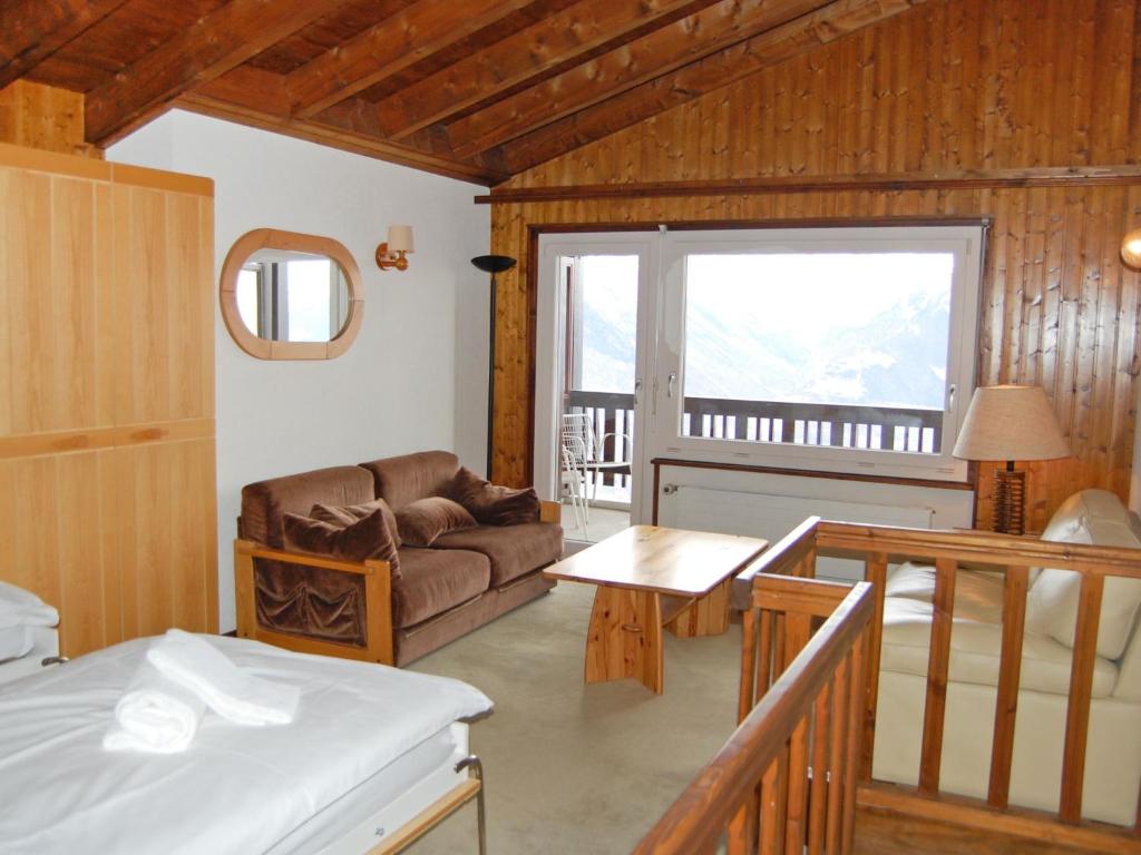 Posezení v ubytování Apartment Eden Roc 28 by Interhome