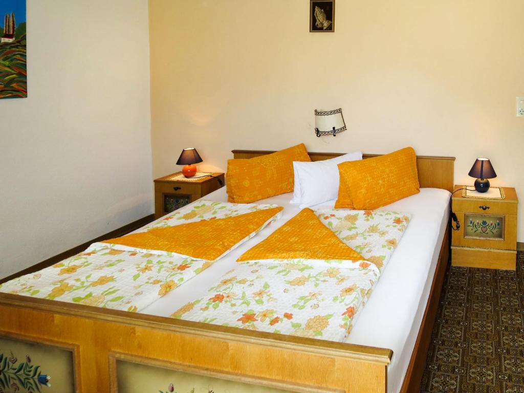 Postel nebo postele na pokoji v ubytování Apartment Elisabeth-3 by Interhome