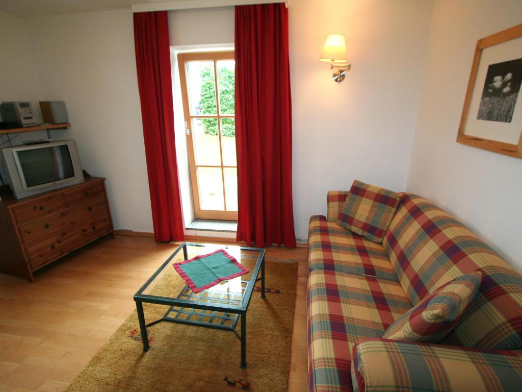 TV a/nebo společenská místnost v ubytování Holiday Home kleine Winten by Interhome