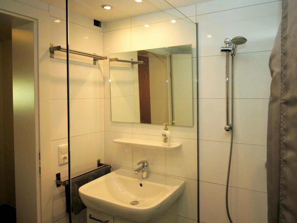 Koupelna v ubytování Holiday Home kleine Winten by Interhome
