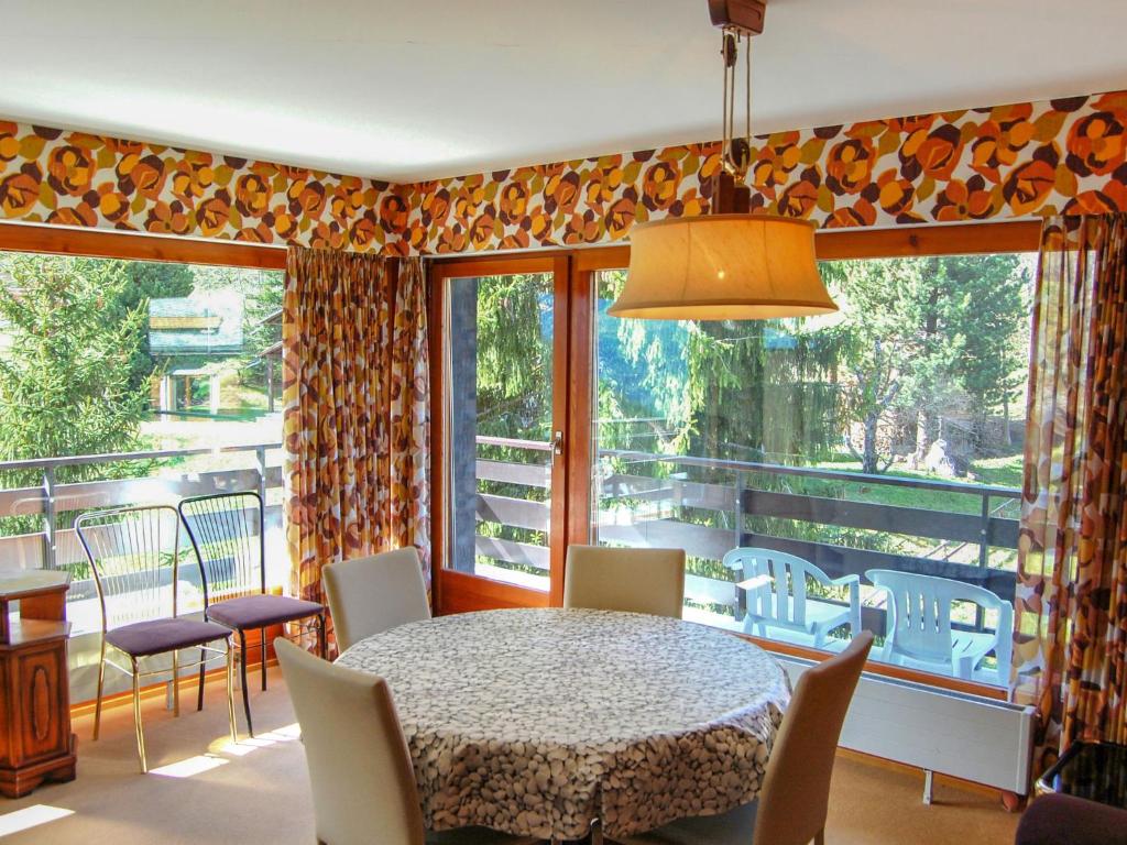 Posezení v ubytování Apartment Panoramic G4 by Interhome