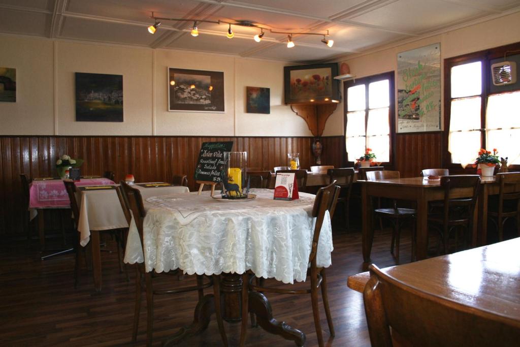 Restoran atau tempat lain untuk makan di B&B Café de la Poste