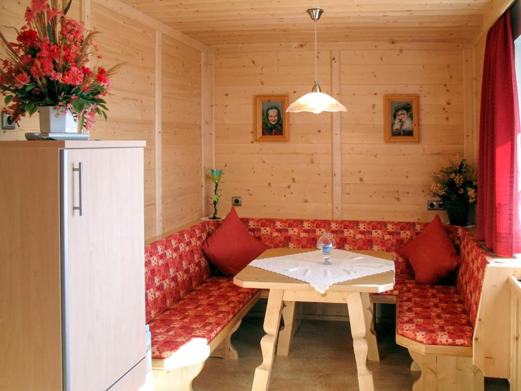 Posezení v ubytování Apartment Moidl by Interhome