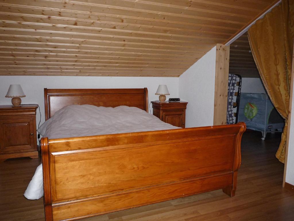 Postel nebo postele na pokoji v ubytování Chalet Escapade by Interhome
