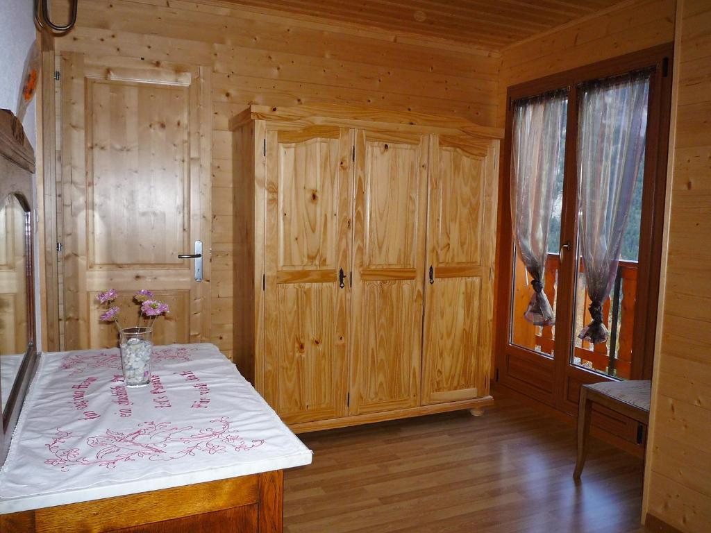 Postel nebo postele na pokoji v ubytování Chalet Escapade by Interhome