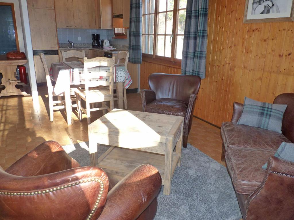 Kuchyň nebo kuchyňský kout v ubytování Apartment Frênes by Interhome