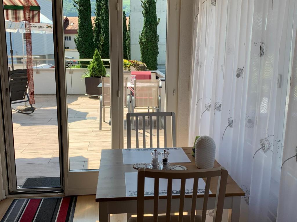 Balkón nebo terasa v ubytování Pension Chalet Charme