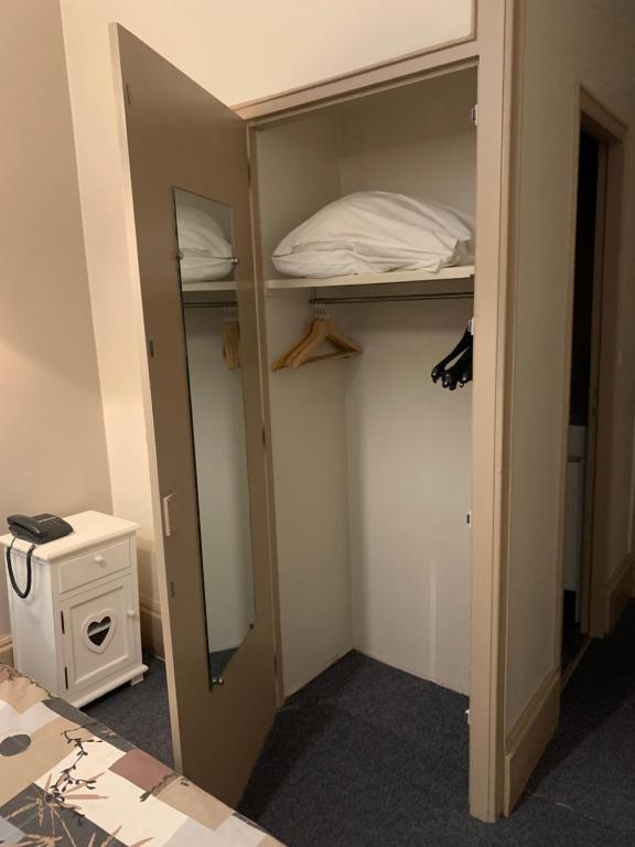 Fotografie z fotogalerie ubytování Hotel Azur v destinaci Lyon