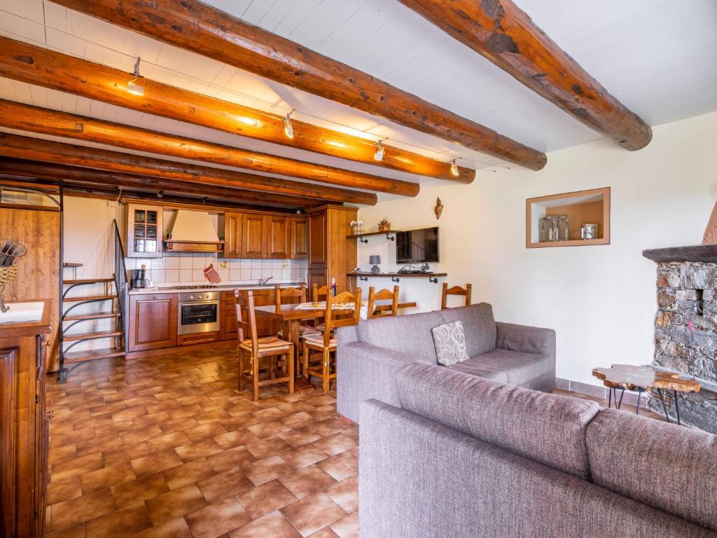 Kuchnia lub aneks kuchenny w obiekcie Holiday Home Baita Nini by Interhome
