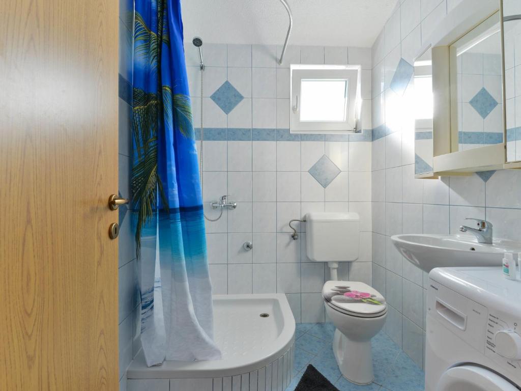 Kúpeľňa v ubytovaní Apartment Jadran-1 by Interhome