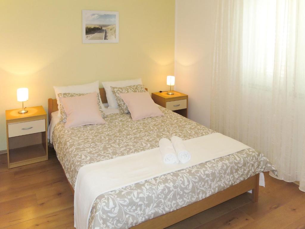 Postel nebo postele na pokoji v ubytování Apartment Toni-2 by Interhome