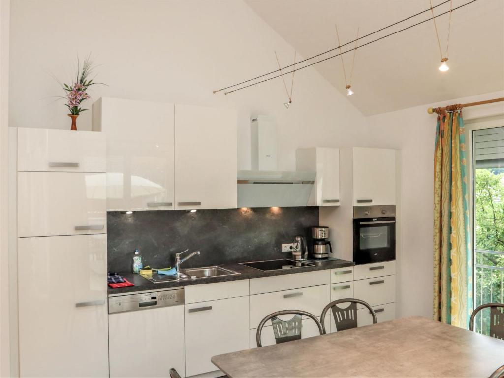 Kuchyň nebo kuchyňský kout v ubytování Apartment Bammer by Interhome