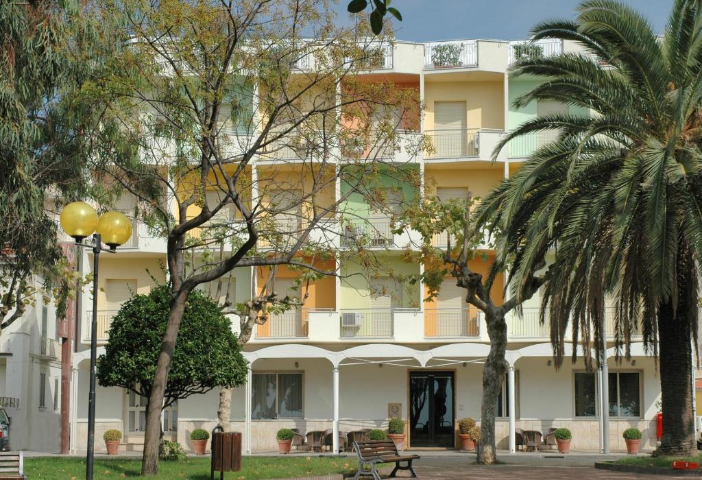 Budova, kde se hotel nachází