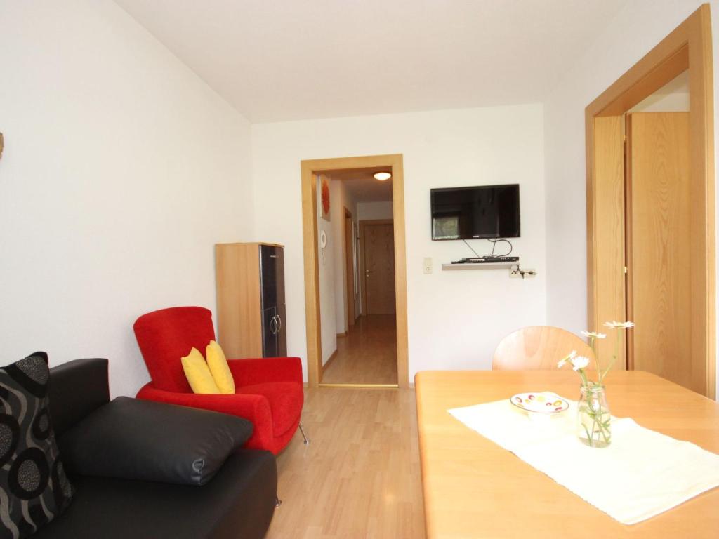 Televízia a/alebo spoločenská miestnosť v ubytovaní Apartment Handle-3 by Interhome