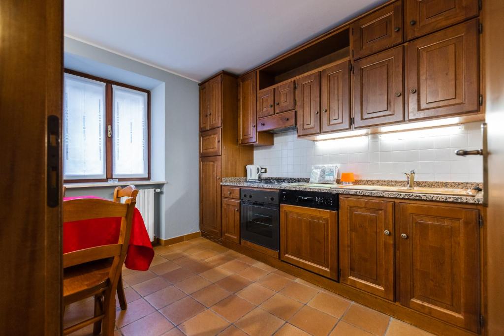 La Marmote Albergo Diffuso di Paluzza Cleve廚房或簡易廚房