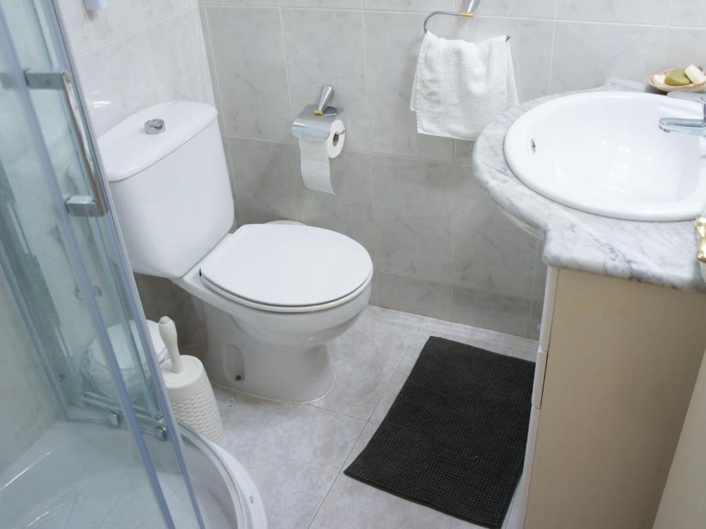 A bathroom at Holiday Home Papagayo by Interhome