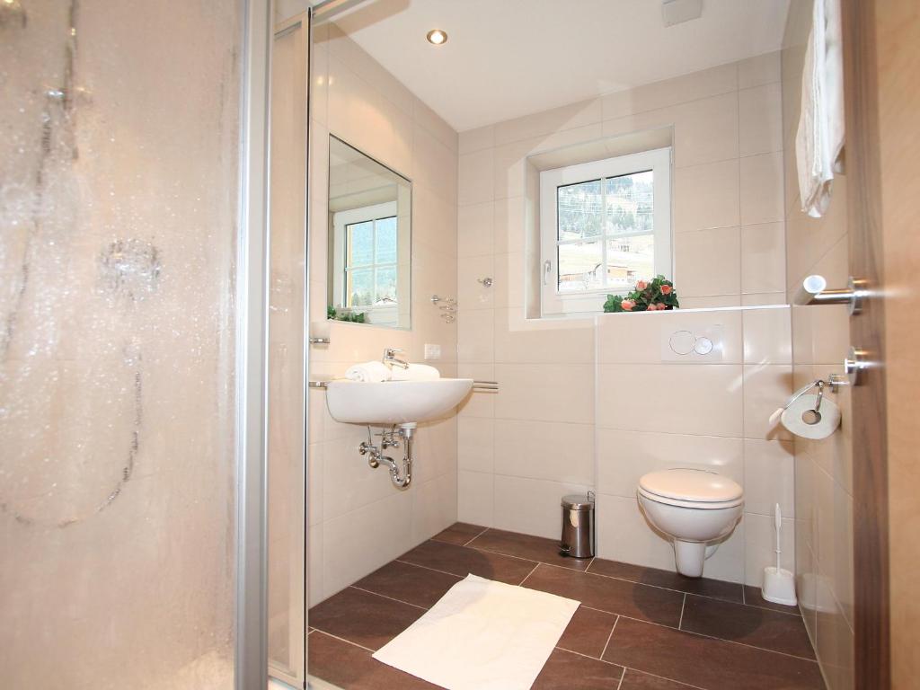 Kúpeľňa v ubytovaní Apartment Pfeifer-2 by Interhome