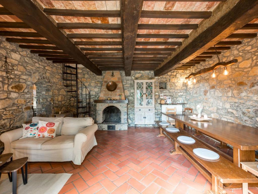 Posedenie v ubytovaní Holiday Home Montecavallo by Interhome