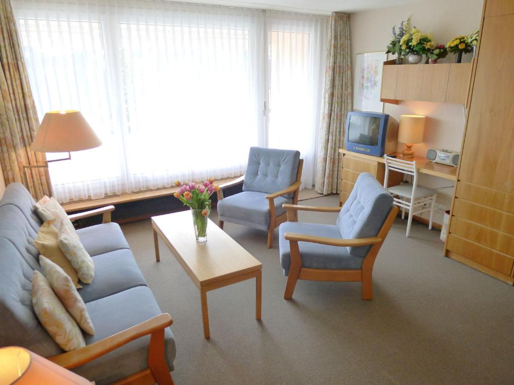 Posezení v ubytování Apartment Promenade - Utoring-74 by Interhome