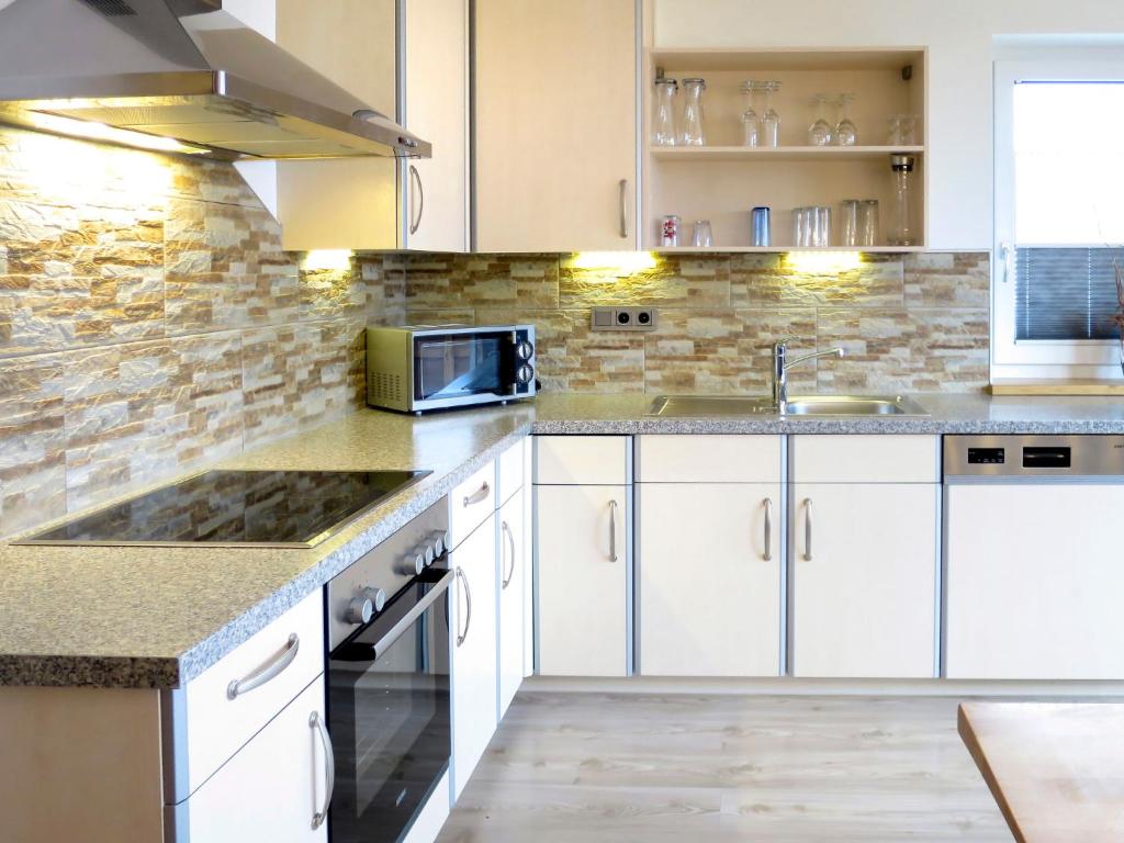 Kuchyňa alebo kuchynka v ubytovaní Apartment Hannah Lena by Interhome