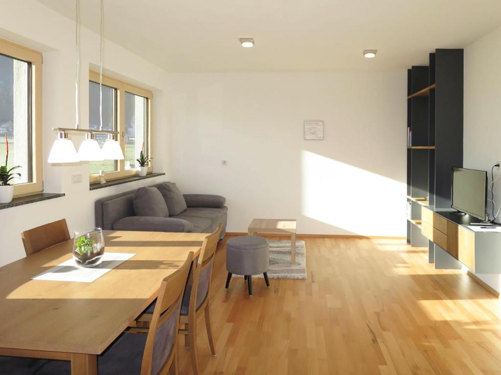 Kuchyň nebo kuchyňský kout v ubytování Apartment Zillertalblick by Interhome
