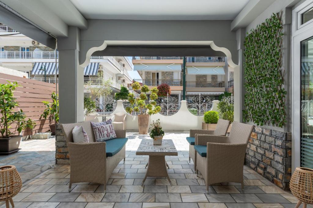 Posezení v ubytování Ouzas luxury Hotel