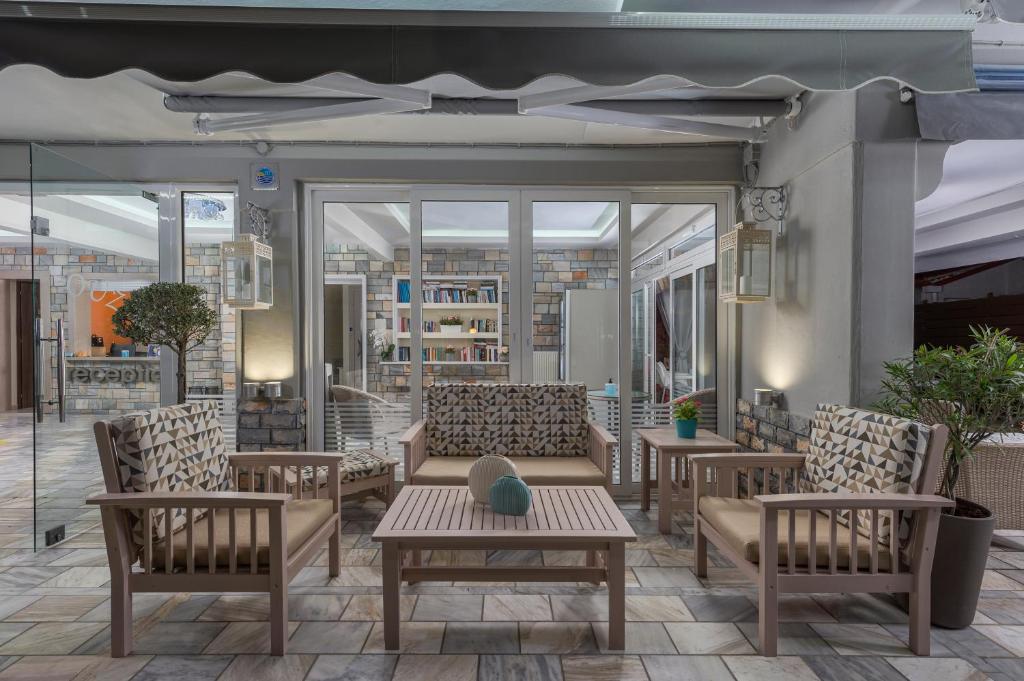 Posezení v ubytování Ouzas luxury Hotel