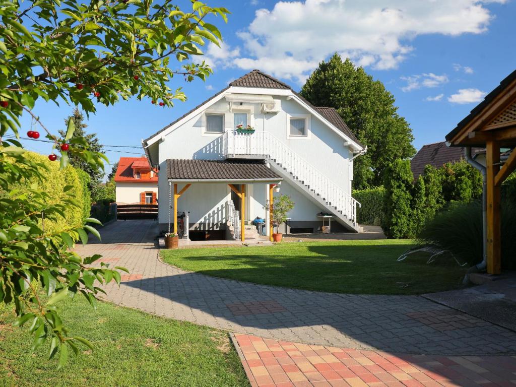 Budova, v ktorej sa apartmán nachádza