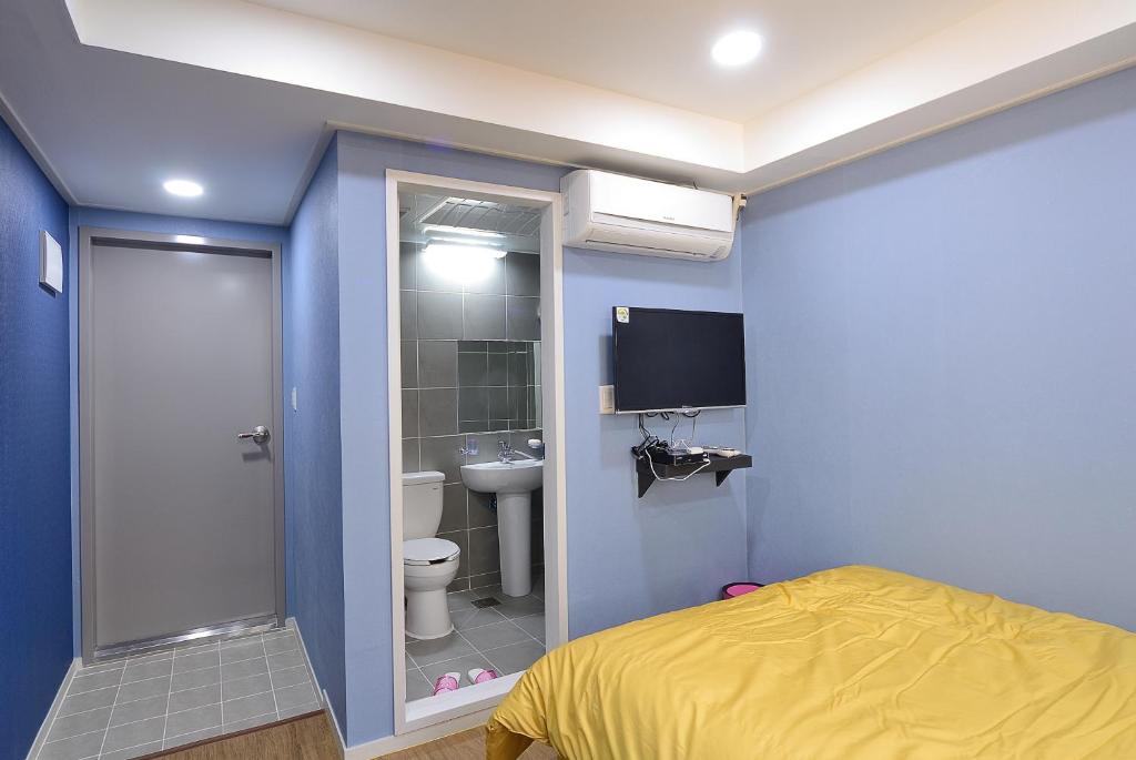 Red Guesthouse - Double Room