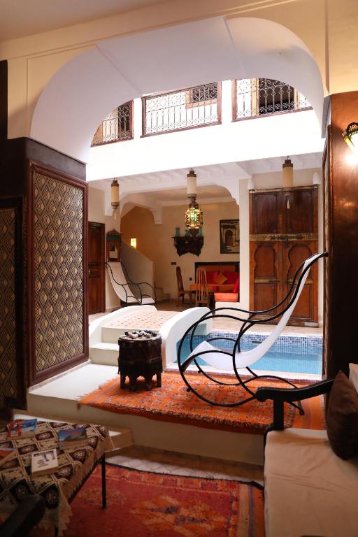 Bazén v ubytování Riad Sidi Mimoune & Spa nebo v jeho okolí