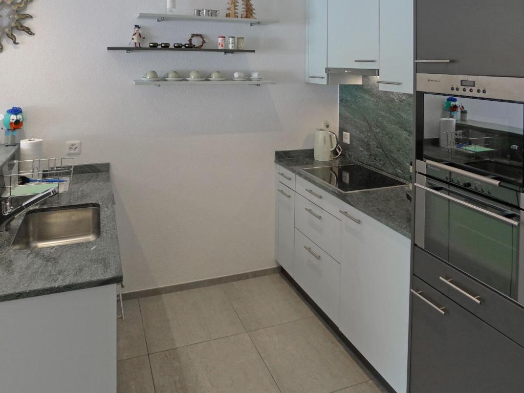 Kuchyň nebo kuchyňský kout v ubytování Apartment Chesa Boffalora by Interhome