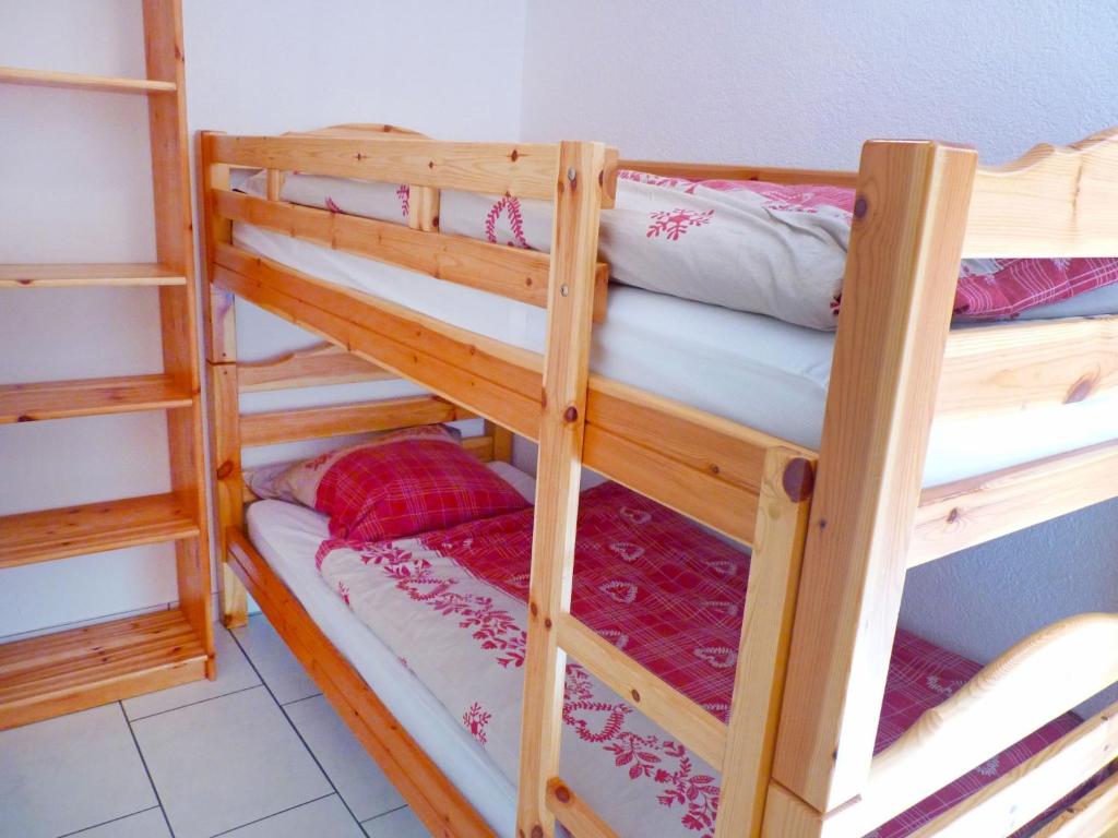 Postel nebo postele na pokoji v ubytování Apartment Ardévine 5 by Interhome