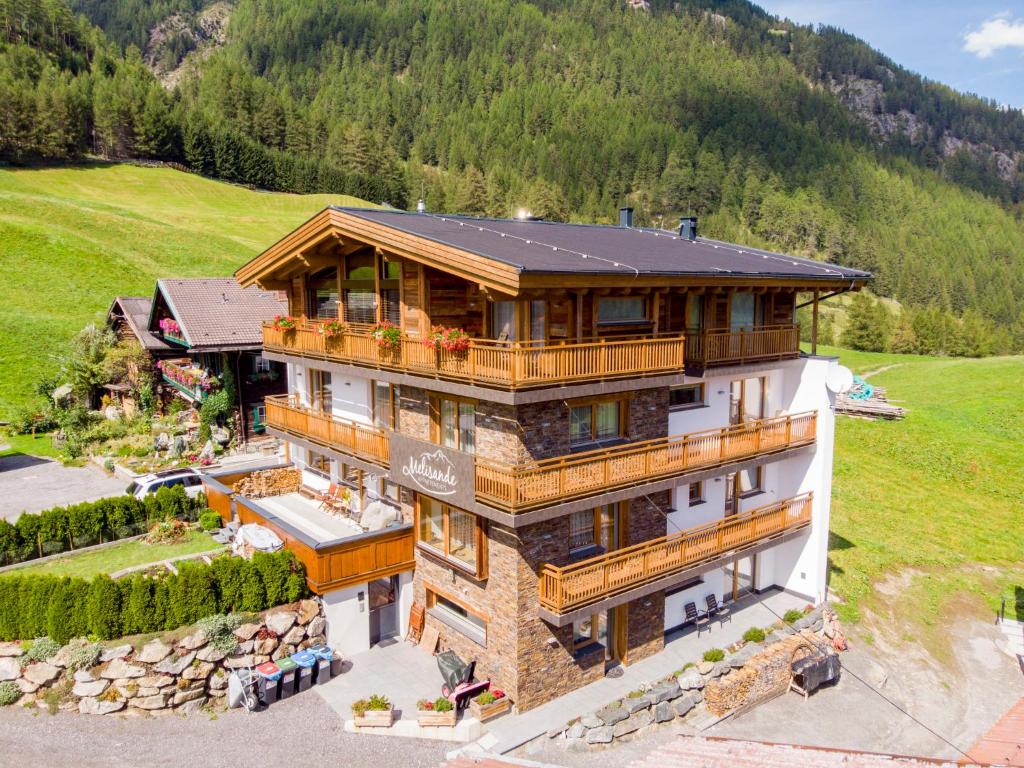 Výhľad na hory alebo výhľad na hory priamo z apartmánu