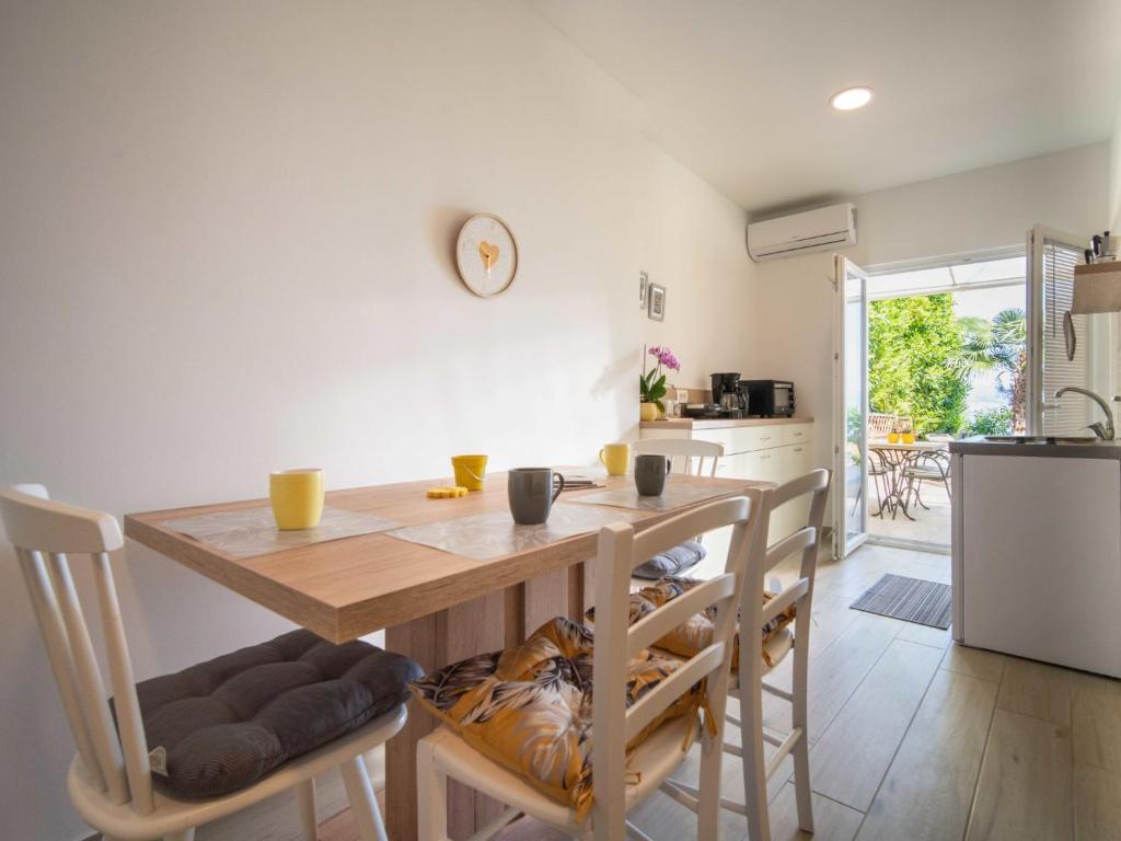 Kuchyňa alebo kuchynka v ubytovaní Holiday Home Bono by Interhome