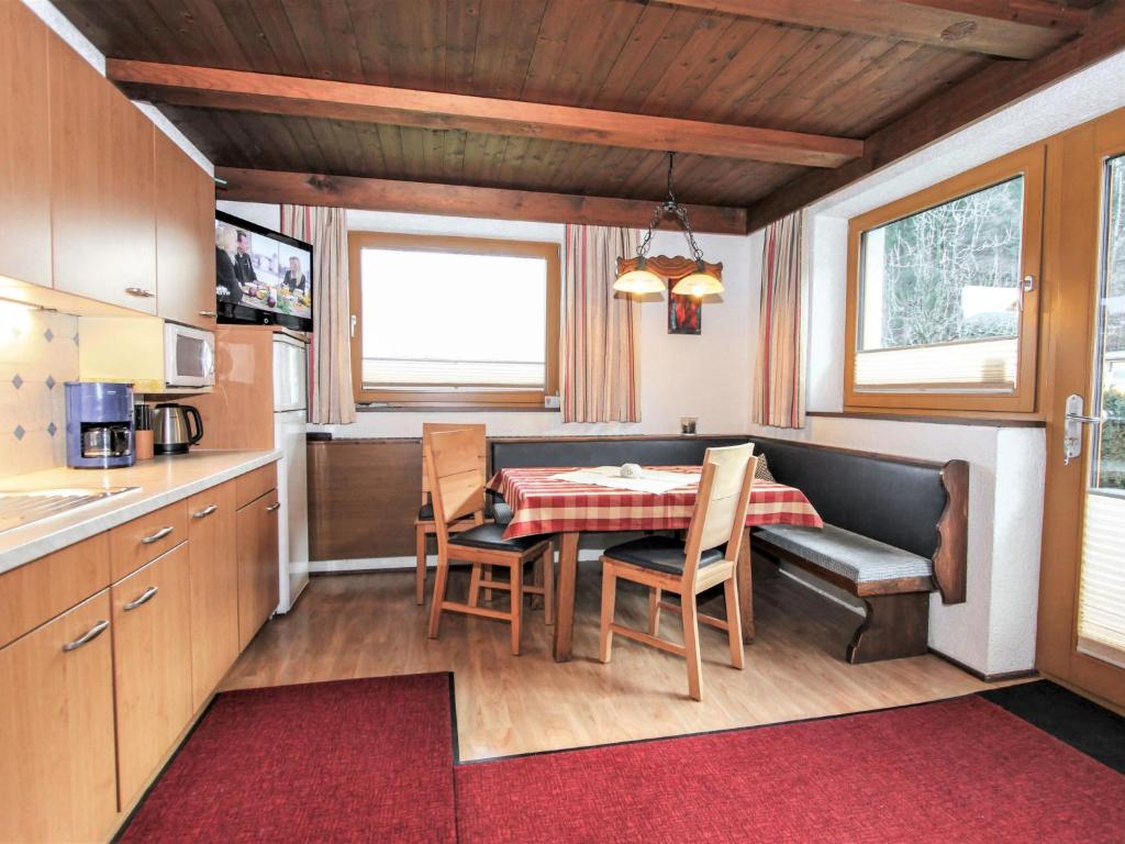Kuchyň nebo kuchyňský kout v ubytování Apartment Widner by Interhome