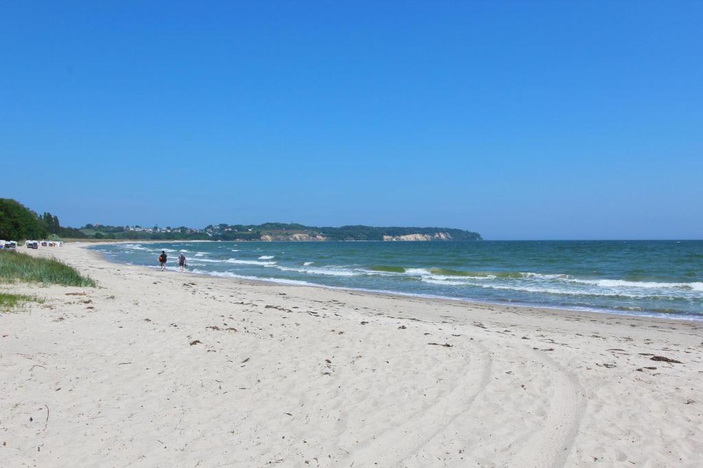 strandnahe FeWo mit Balkon, gratis Nutzung vom AHOI Erlebnisbad und Sauna in Sellin - Rex Rugia FeWo 13-6 - Appartement Avec Balcon