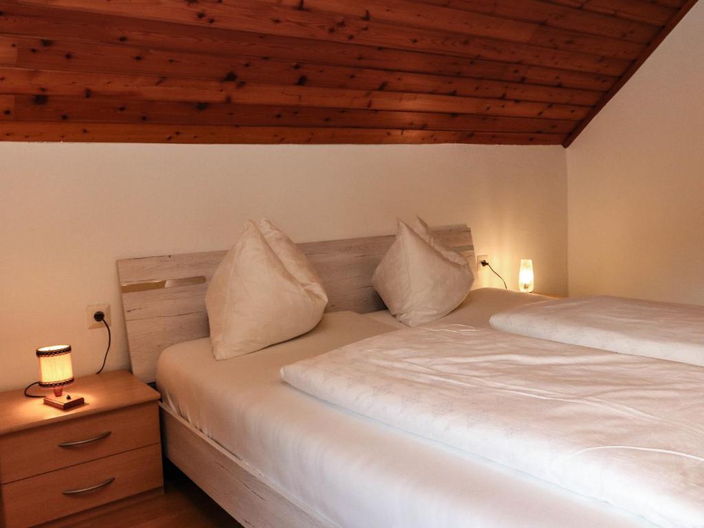 Postel nebo postele na pokoji v ubytování Holiday Home Gebhardt by Interhome