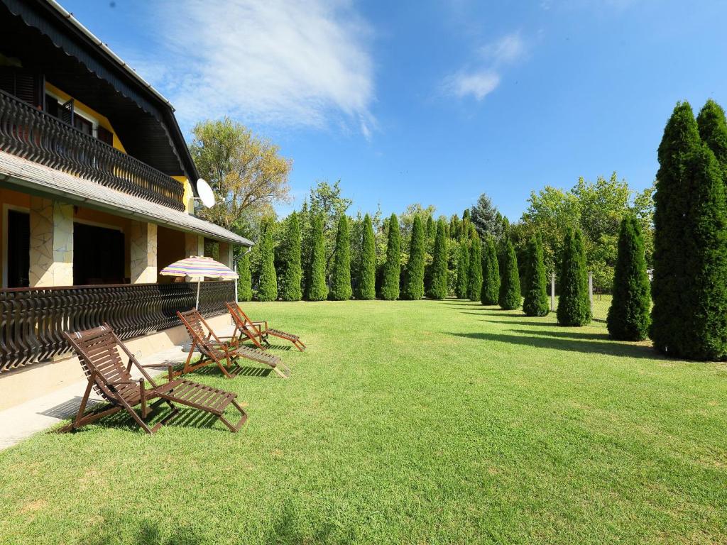 Zahrada ubytování Holiday Home Akazie by Interhome
