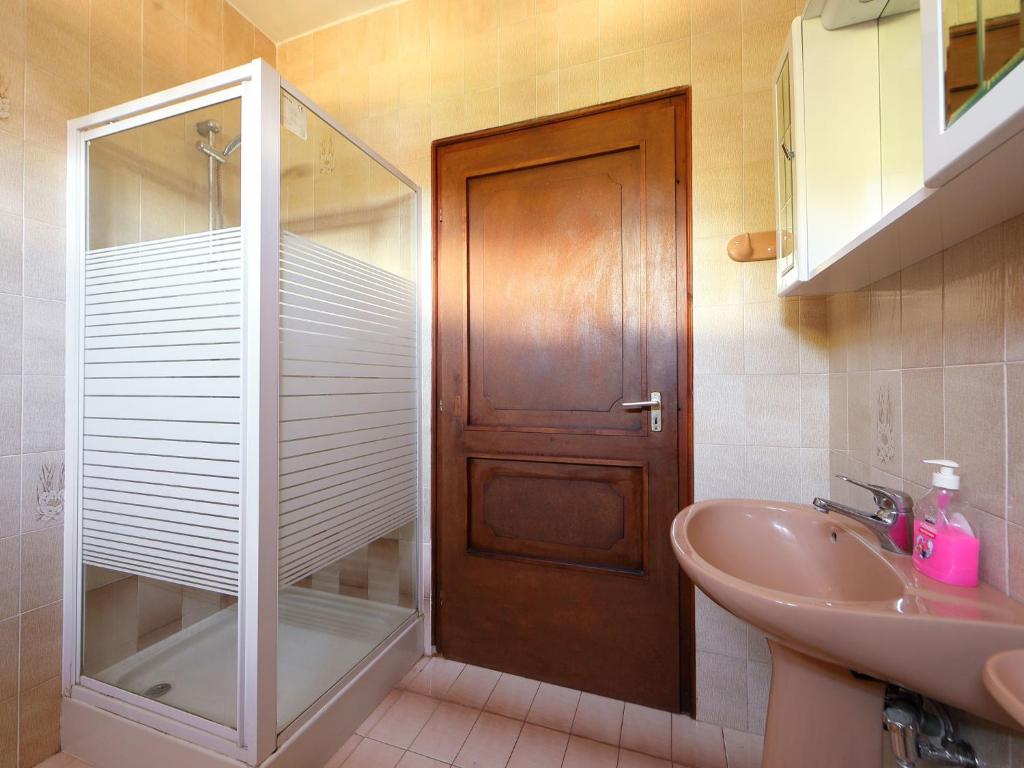 Koupelna v ubytování Holiday Home Akazie by Interhome