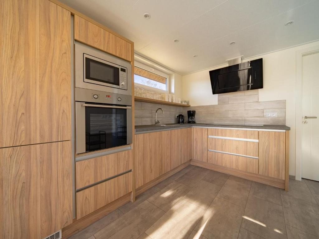 Holiday Home EuroParcs Resort Zuiderzee-32