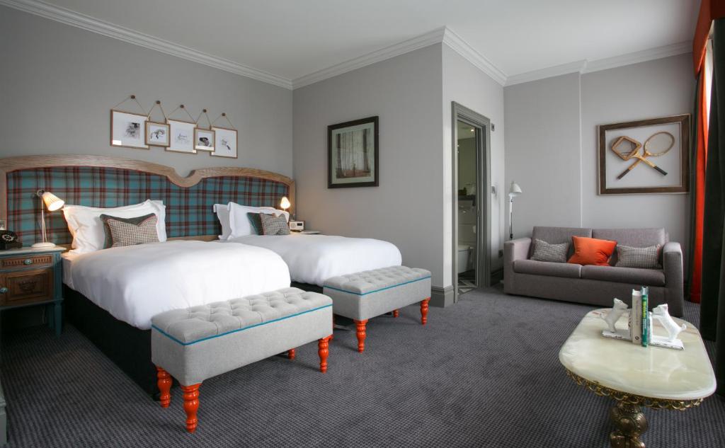 Dog and Fox - Resim 12