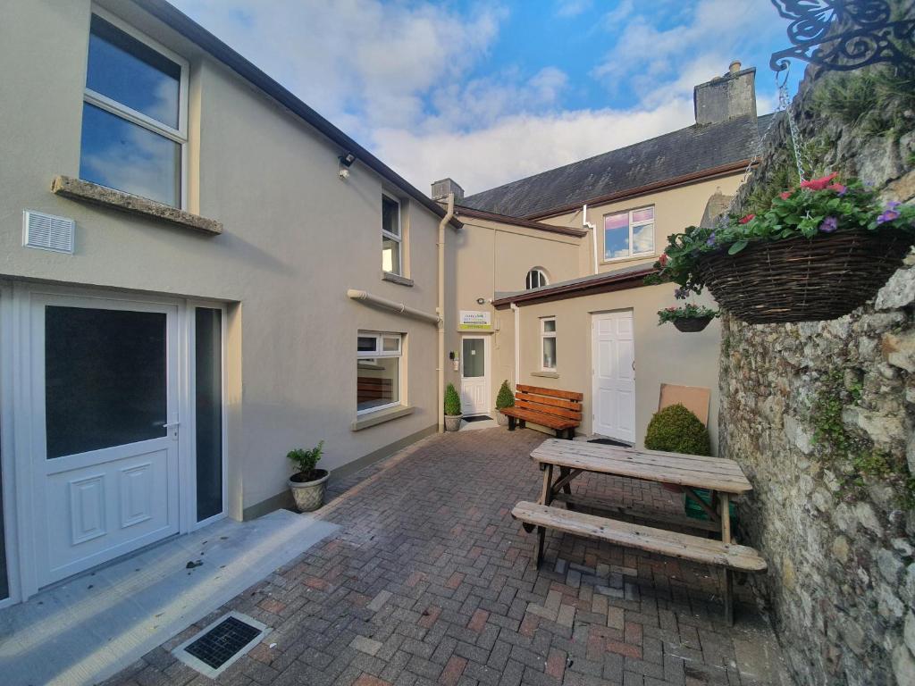Shannon Bridge House, Carrick on Shannon (updated prices 2024)