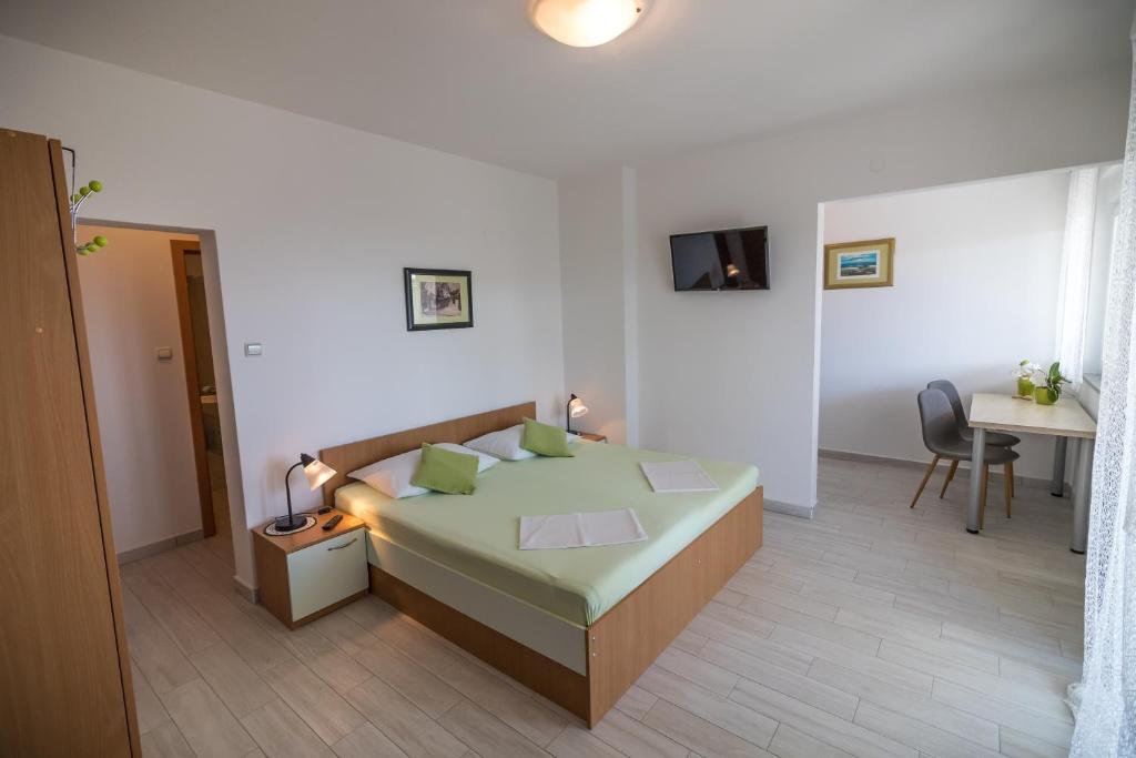 Katarina Apartments - Monolocale Con Balcone
