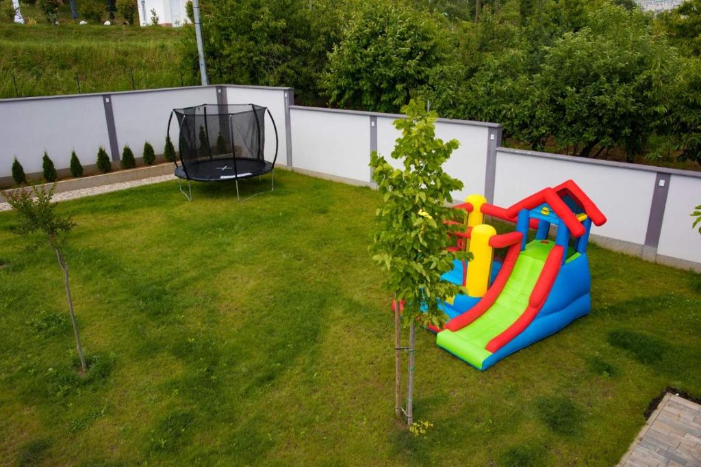 Herní místnost nebo prostor pro děti v ubytování Luxury Villa Magic